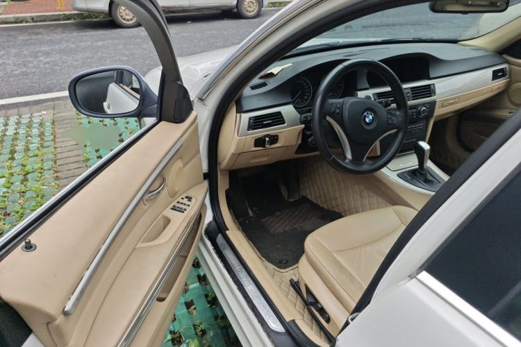 Used BMW 3 Series 2011 320i Luxury Edition Driver Seat
