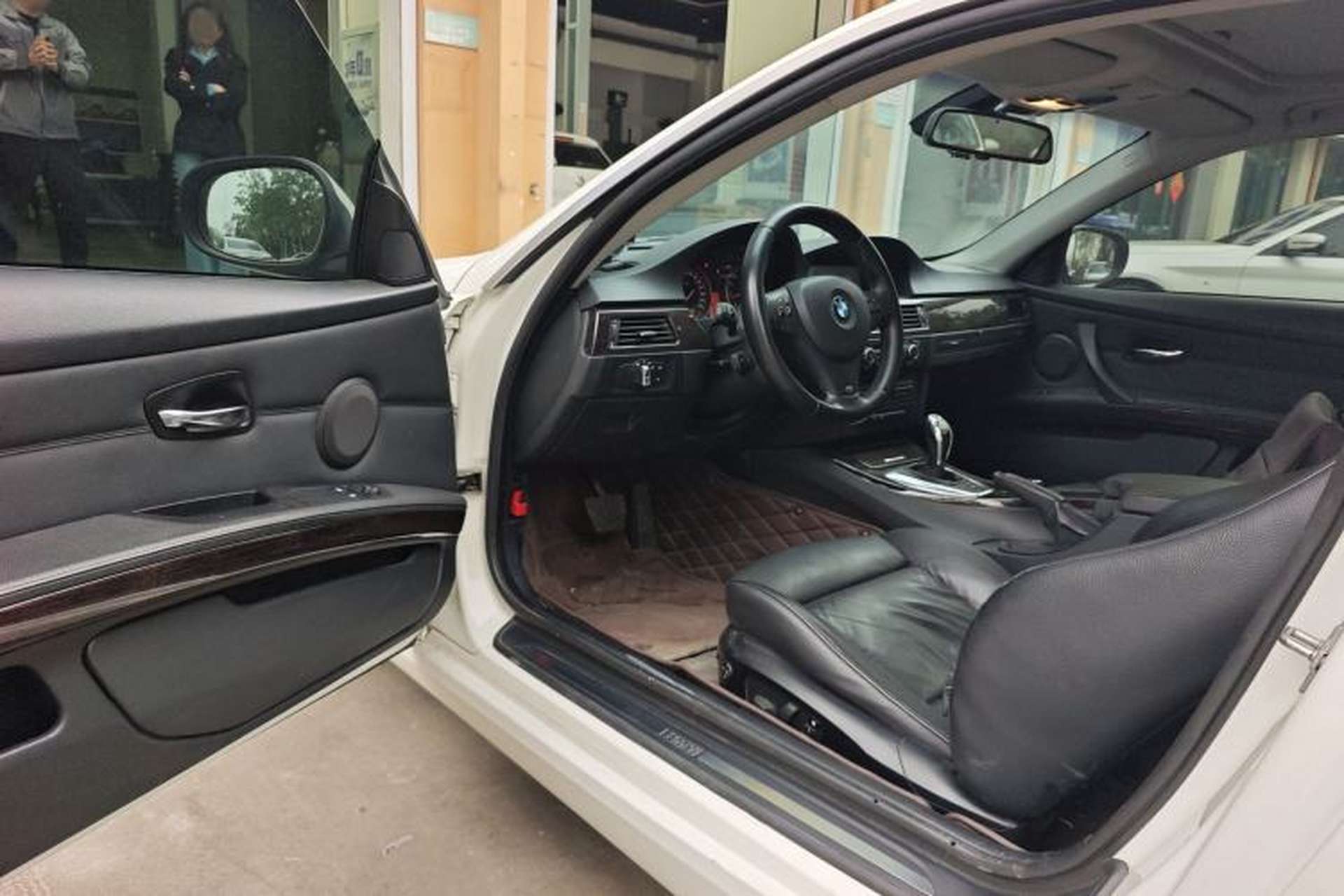 Used BMW 3 Series 2011 335i two-door coupe Driver Seat
