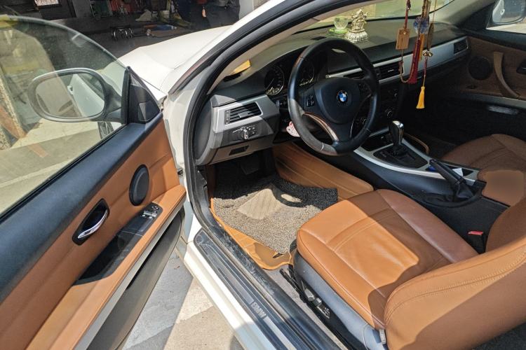 Used BMW 3 Series 2011 320i Coupe Driver Seat
