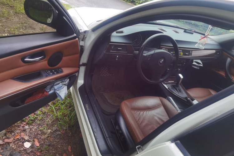 Used BMW 3 Series 2011 320i Sport Edition Driver Seat