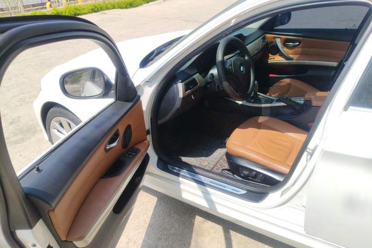 Used BMW 3 Series 2011 320i Luxury Edition Driver Seat