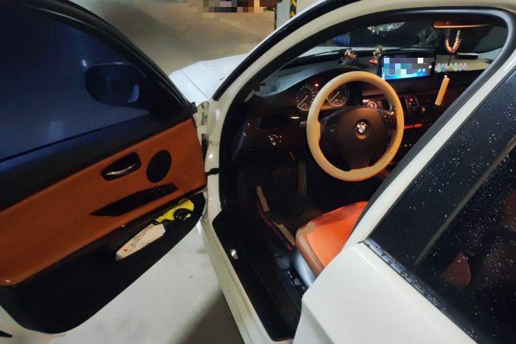 Used BMW 3 Series 2011 320i Sport Edition Driver Seat