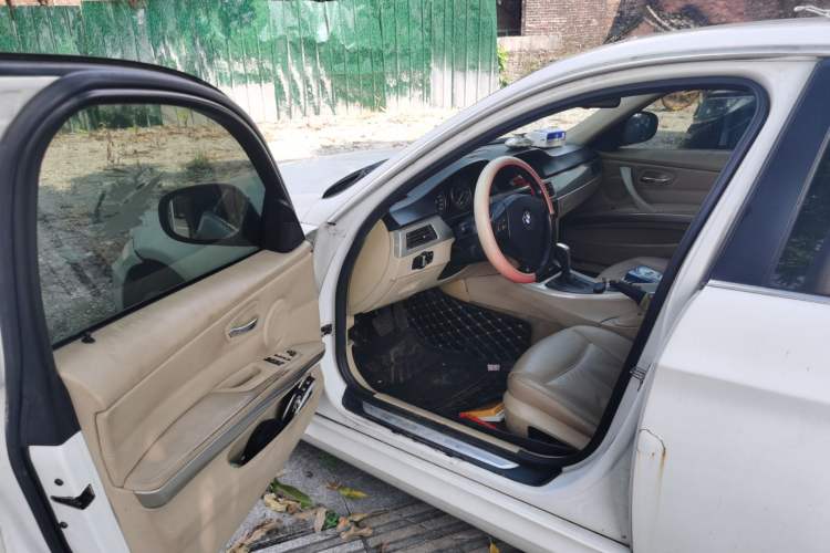 Used BMW 3 Series 2011 320i Luxury Edition Driver Seat