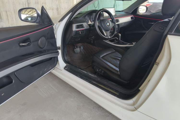 Used BMW 3 Series 2011 320i Coupe Driver Seat