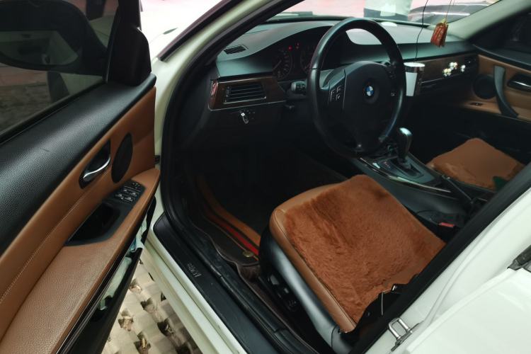 Used BMW 3 Series 2011 320i Sport Edition Driver Seat