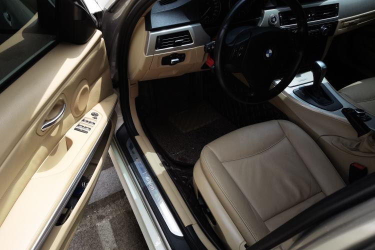 Used BMW 3 Series 2011 320i Luxury Edition Driver Seat
