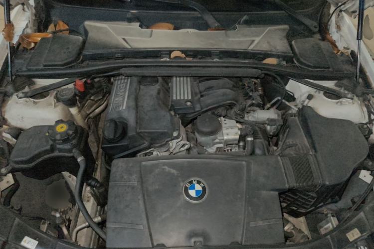 Used BMW 3 Series 2011 320i Luxury Edition Engine Bay