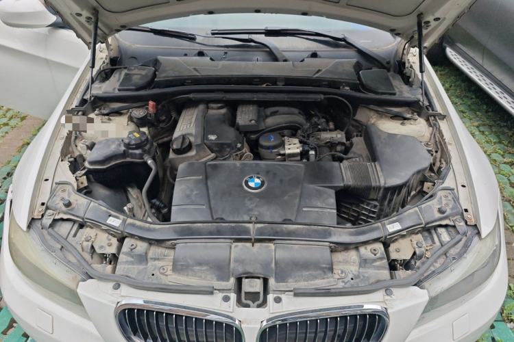 Used BMW 3 Series 2011 320i Luxury Edition Engine Bay
