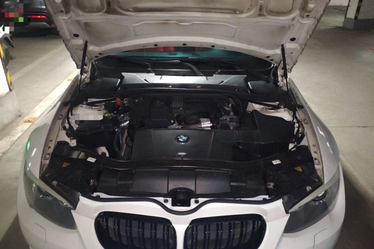 Used BMW 3 Series 2011 320i Convertible Coupe Engine Bay