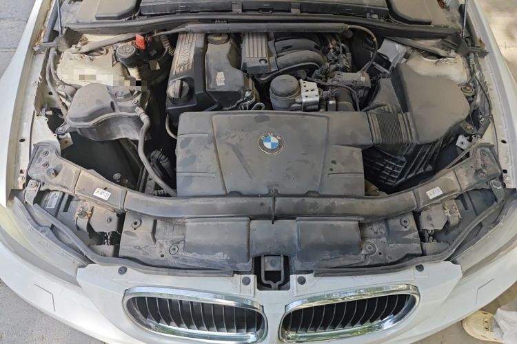 Used BMW 3 Series 2011 320i Sport Edition Engine Bay