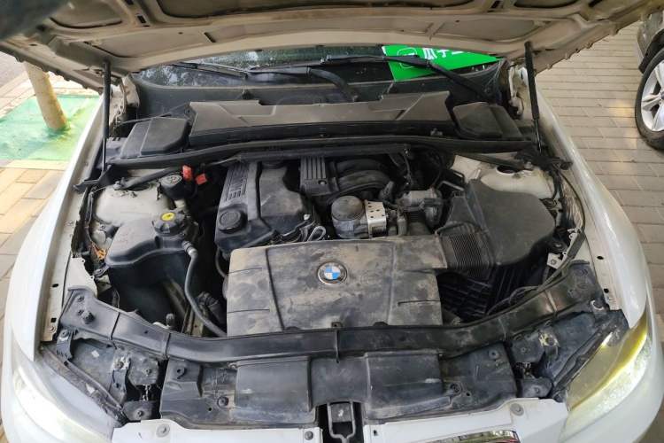 Used BMW 3 Series 2011 318i Leading Model Engine Bay