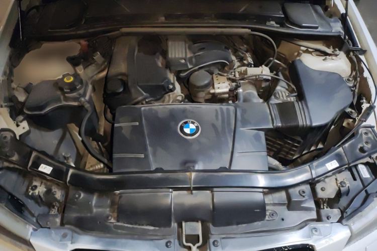 Used BMW 3 Series 2011 320i Sport Edition Engine Bay