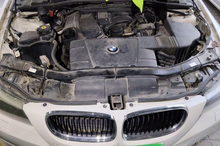 Used BMW 3 Series 2011 320i Luxury Edition Engine Bay