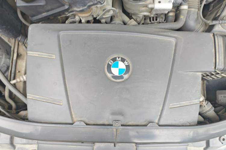 Used BMW 3 Series 2011 320i Sport Edition Engine Bay