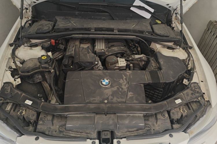 Used BMW 3 Series 2011 320i Luxury Edition Engine Bay