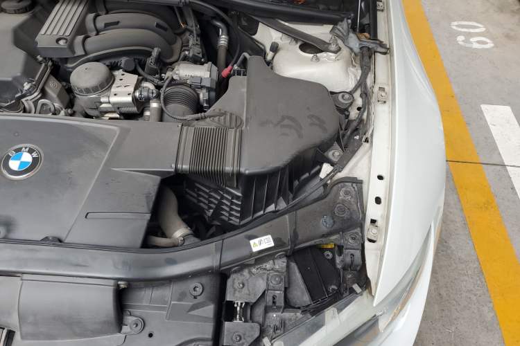 Used BMW 3 Series 2011 320i Coupe Engine Bay Left