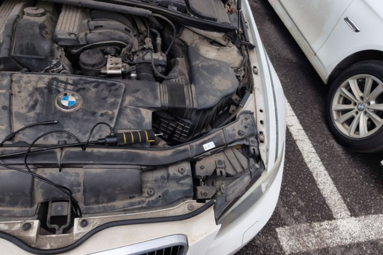 Used BMW 3 Series 2011 320i Coupe Engine Bay Left