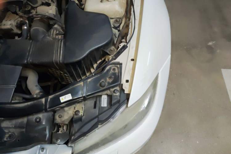 Used BMW 3 Series 2011 320i Sport Edition Engine Bay Left