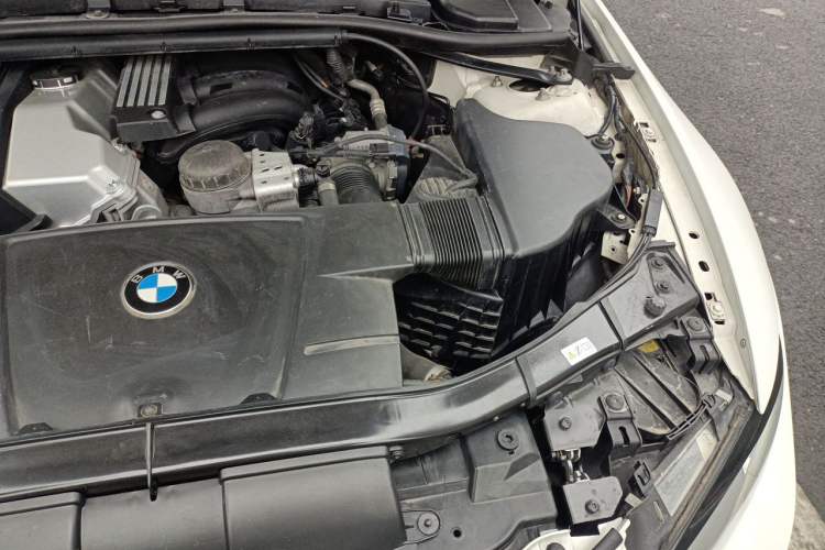 Used BMW 3 Series 2011 320i Convertible Coupe Engine Bay Left