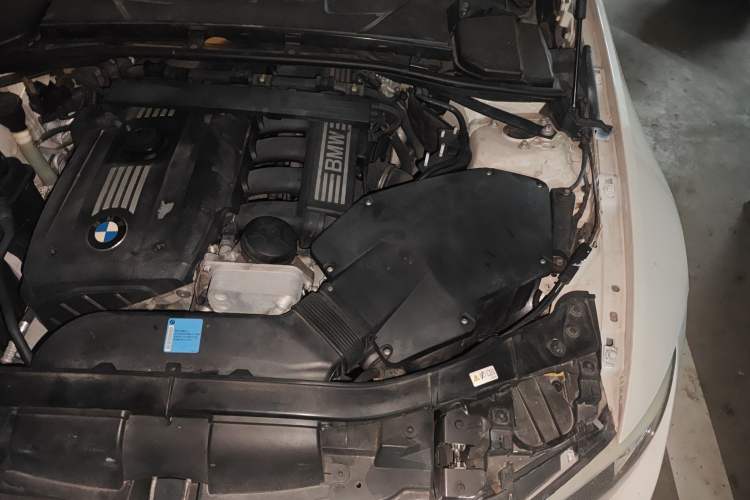 Used BMW 3 Series 2011 325i Convertible Coupe Engine Bay Left