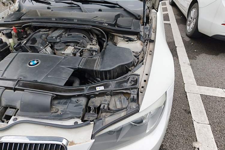 Used BMW 3 Series 2011 320i Coupe Engine Bay Left