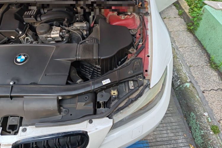 Used BMW 3 Series 2011 320i Luxury Edition Engine Bay Left