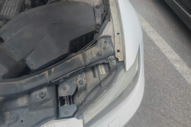 Used BMW 3 Series 2011 325i Sport Edition Engine Bay Left