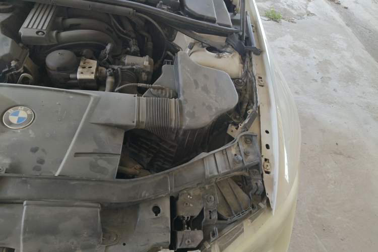 Used BMW 3 Series 2011 320i Coupe Engine Bay Left