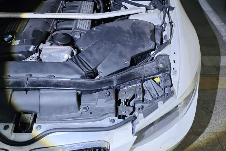 Used BMW 3 Series 2011 325i Convertible Coupe Engine Bay Left