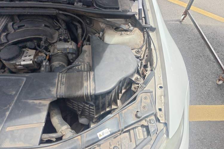 Used BMW 3 Series 2011 320i Sport Edition Engine Bay Left