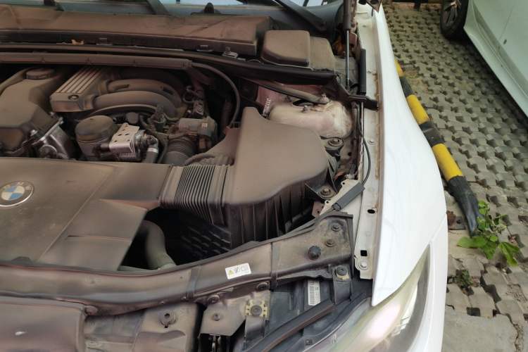 Used BMW 3 Series 2011 320i Sport Edition Engine Bay Left