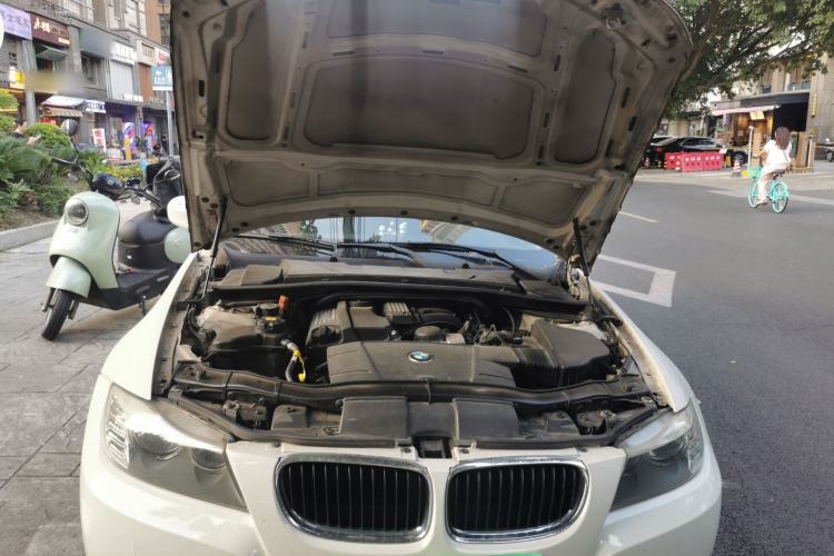 Used BMW 3 Series 2011 318i Leading Model Engine Bay