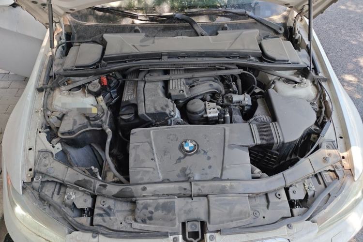 Used BMW 3 Series 2011 320i Luxury Edition Engine Bay