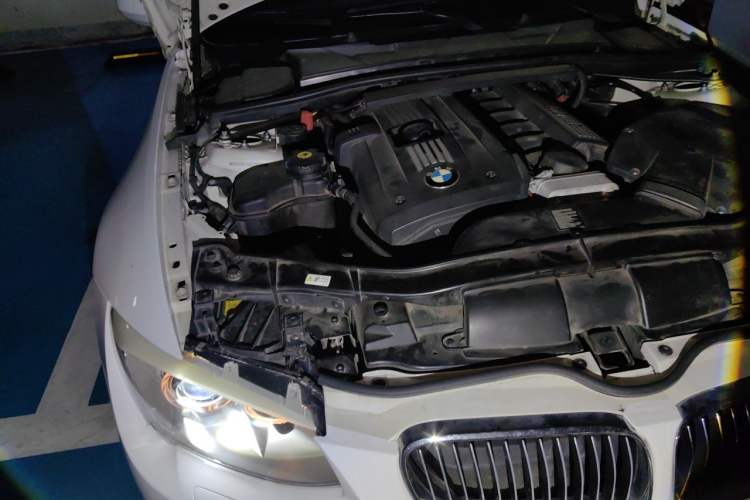 Used BMW 3 Series 2011 325i Convertible Coupe Engine Bay Right