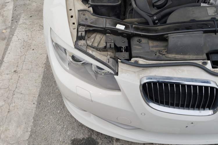 Used BMW 3 Series 2011 335i Convertible Coupe Engine Bay Right