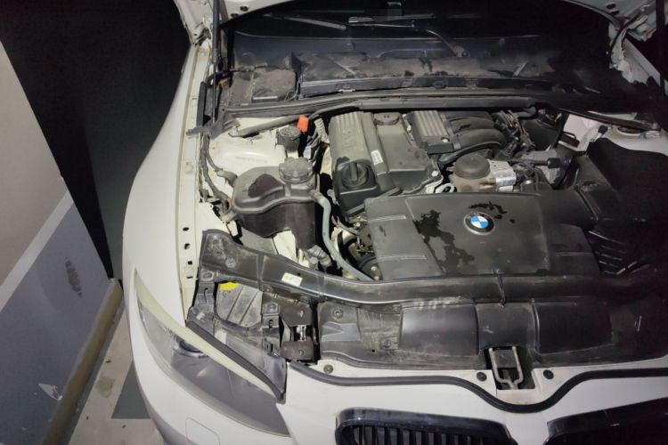 Used BMW 3 Series 2011 320i Coupe Engine Bay Right