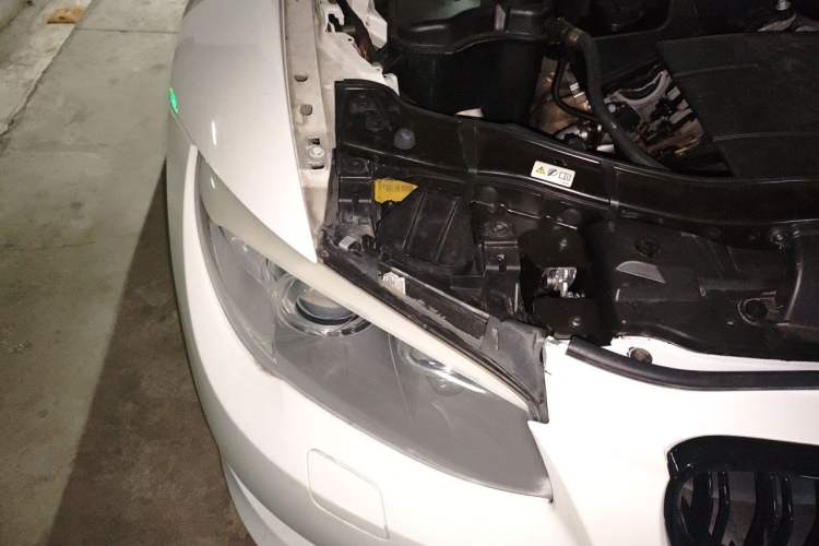 Used BMW 3 Series 2011 320i Convertible Coupe Engine Bay Right