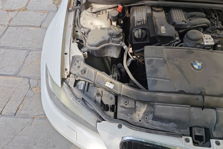 Used BMW 3 Series 2011 320i Sport Edition Engine Bay Right