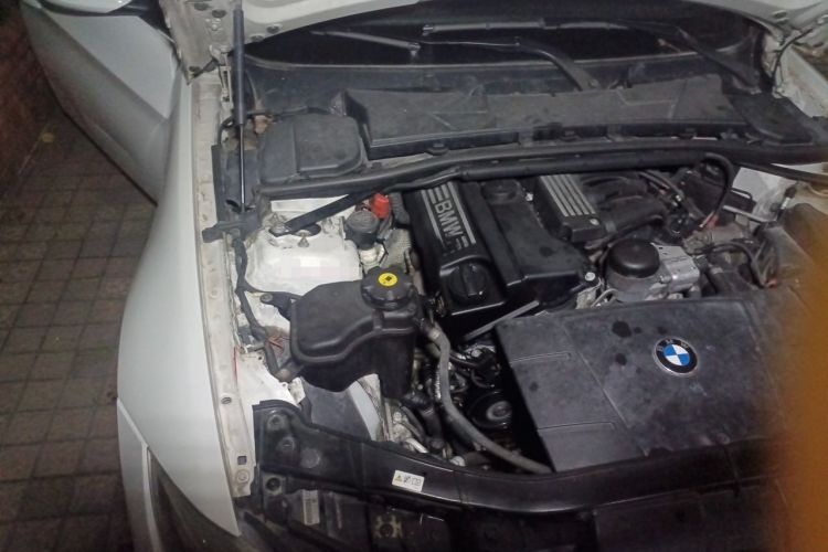 Used BMW 3 Series 2011 320i Luxury Edition Engine Bay Right