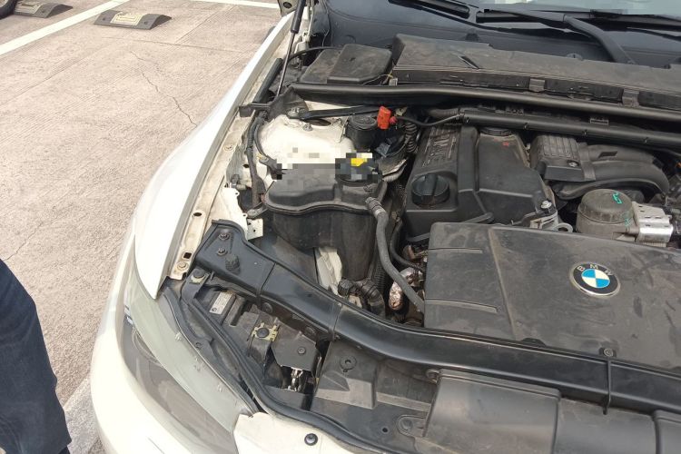 Used BMW 3 Series 2011 320i Sport Edition Engine Bay Right