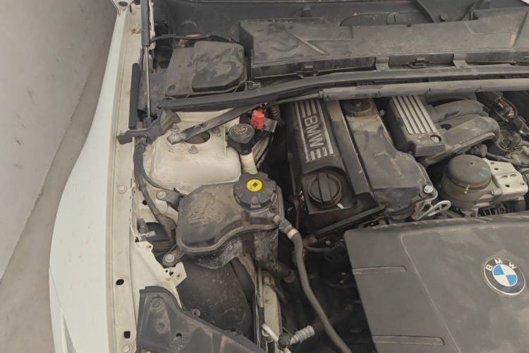 Used BMW 3 Series 2011 320i Luxury Edition Engine Bay Right