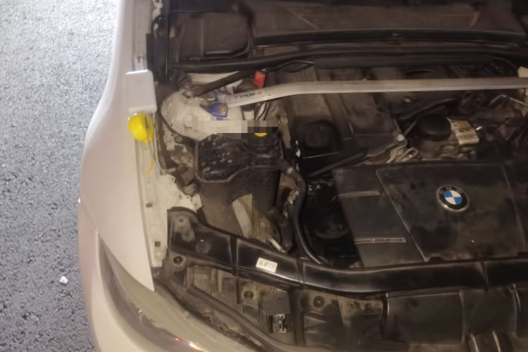 Used BMW 3 Series 2011 320i Sport Edition Engine Bay Right