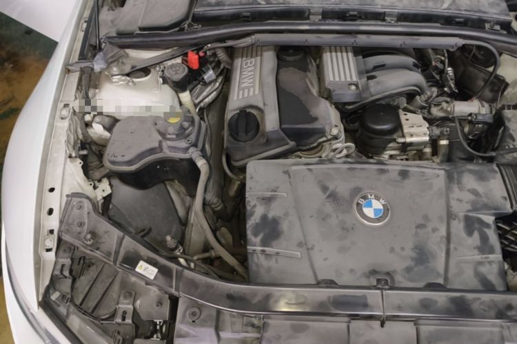 Used BMW 3 Series 2011 320i Convertible Coupe Engine Bay Right