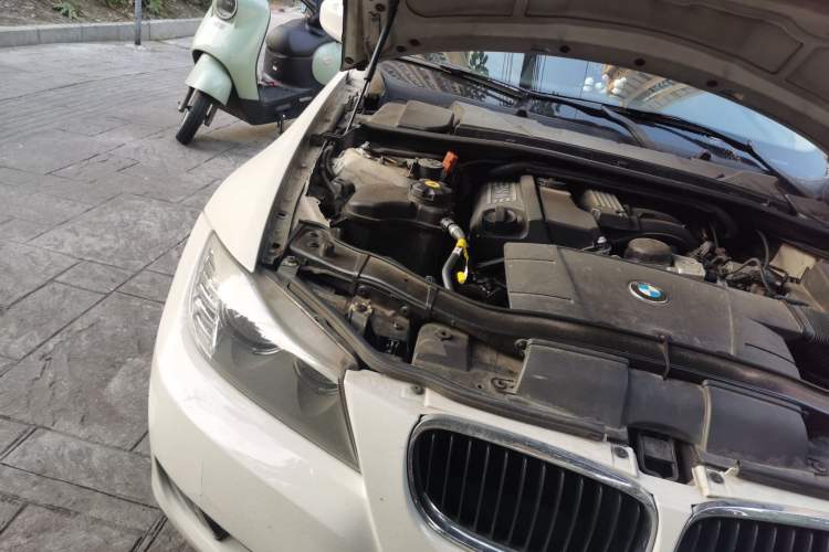 Used BMW 3 Series 2011 318i Leading Model Engine Bay Right