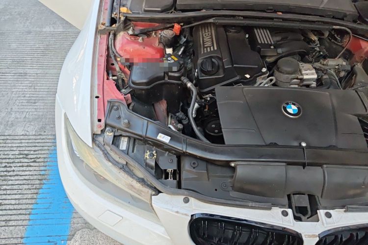 Used BMW 3 Series 2011 320i Luxury Edition Engine Bay Right