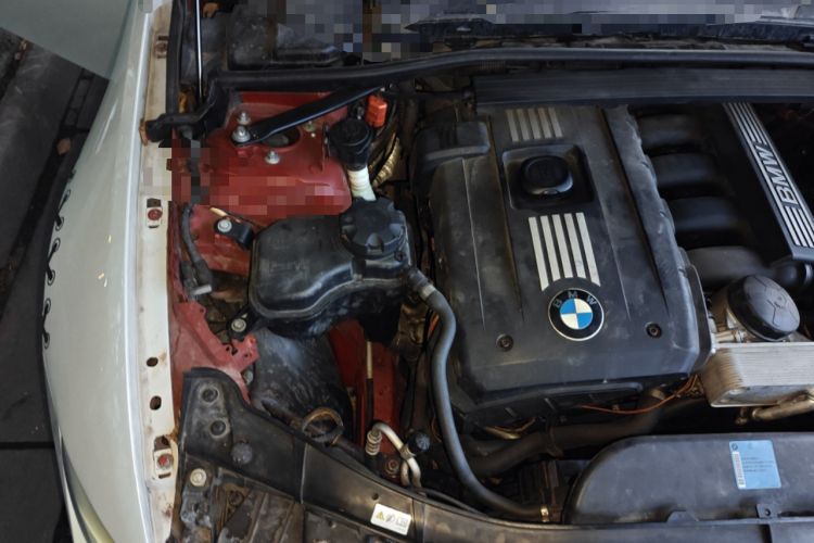 Used BMW 3 Series 2011 330i Convertible Coupe Engine Bay Right