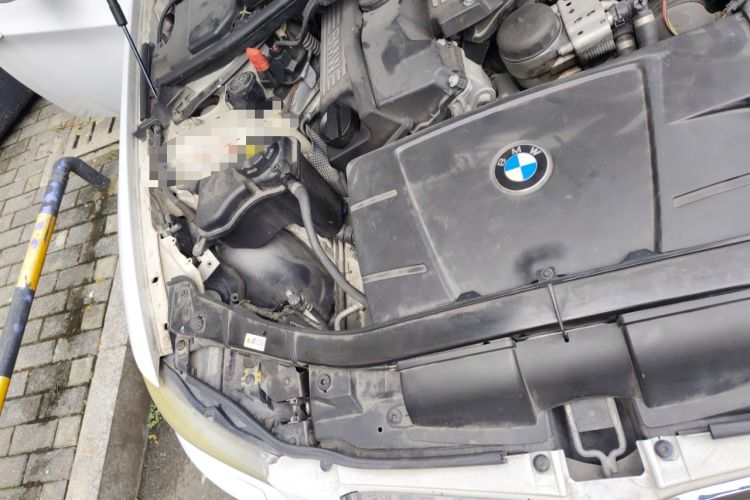 Used BMW 3 Series 2011 320i Luxury Edition Engine Bay Right