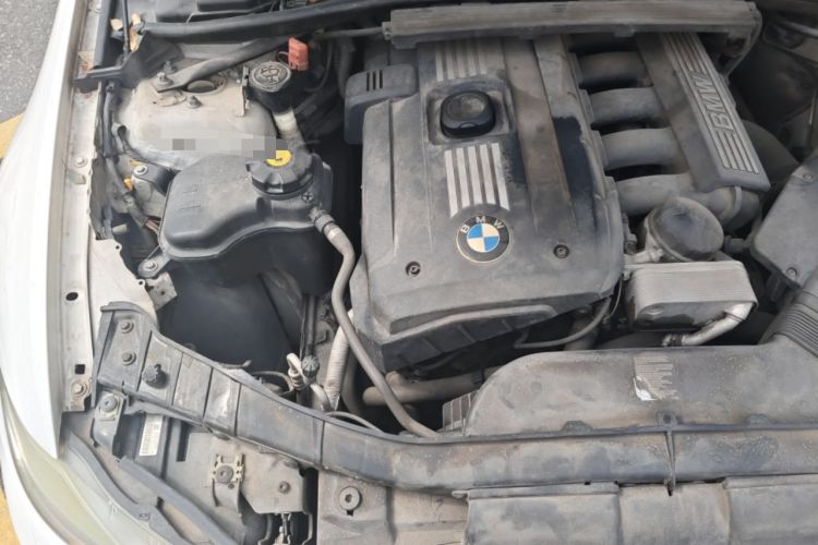 Used BMW 3 Series 2011 325i Sport Edition Engine Bay Right