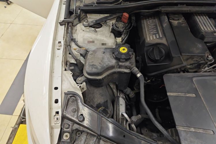 Used BMW 3 Series 2011 320i Coupe Engine Bay Right