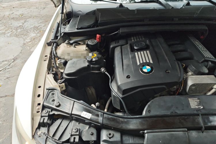 Used BMW 3 Series 2011 325i two-door coupe Engine Bay Right